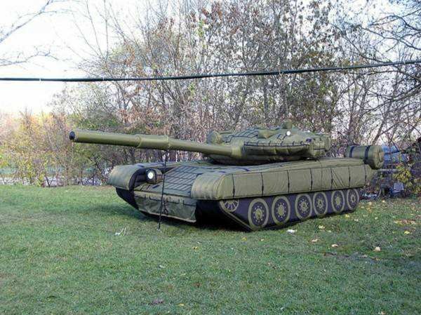 石狮陆地军事假目标坦克